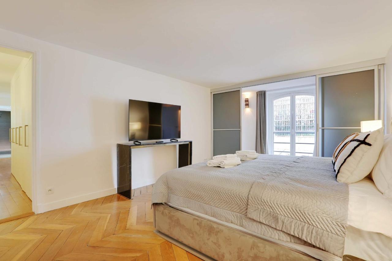 Elegant Apartment - 2Bd-6P - Avenue Montaigne Paris Bagian luar foto