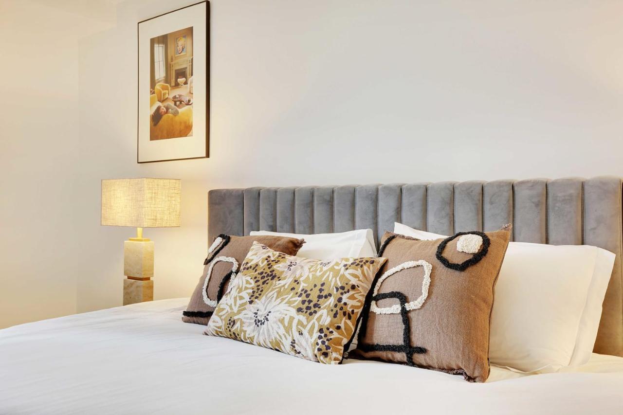 Elegant Apartment - 2Bd-6P - Avenue Montaigne Paris Bagian luar foto