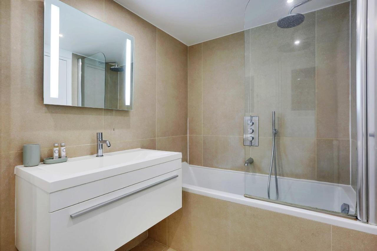 Elegant Apartment - 2Bd-6P - Avenue Montaigne Paris Bagian luar foto