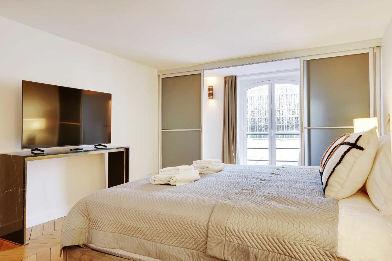 Elegant Apartment - 2Bd-6P - Avenue Montaigne Paris Bagian luar foto
